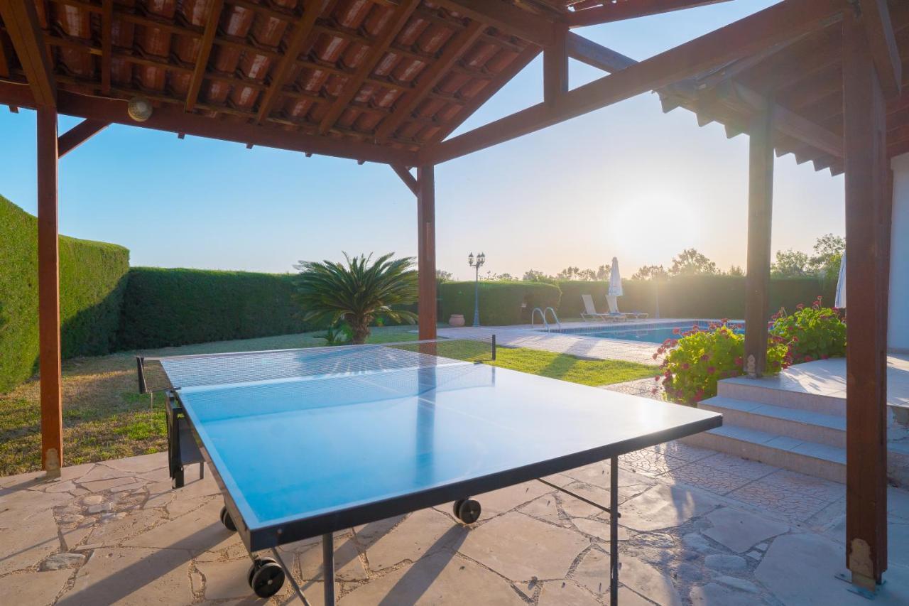 Bella Katerina By Prestige Bookings Coral Bay Exterior photo
